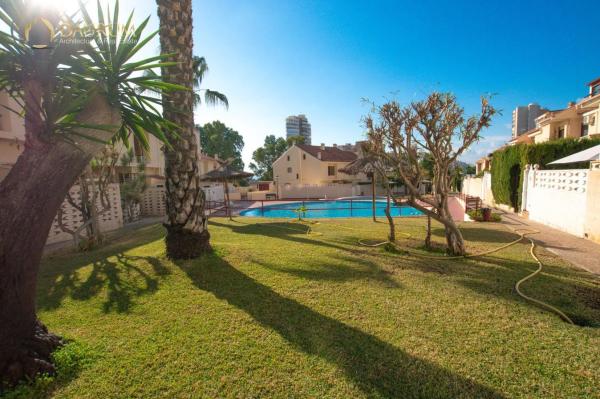 Chalet adosado en calle Trident