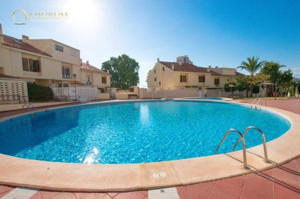 Chalet adosado en calle Trident