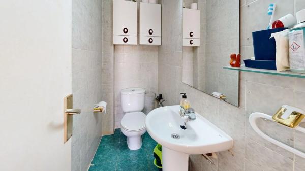 Piso en Av Paises Escandinavos, 5