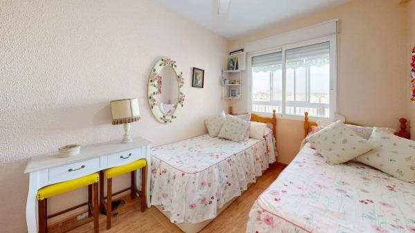 Piso en Av Paises Escandinavos, 5