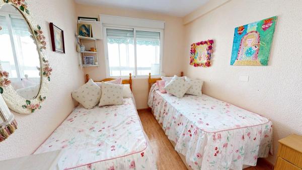 Piso en Av Paises Escandinavos, 5