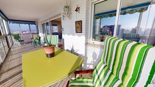 Piso en Av Paises Escandinavos, 5