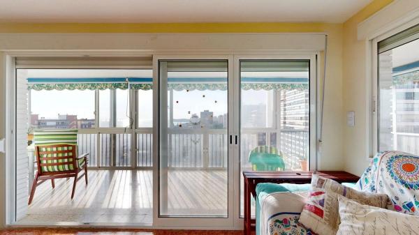 Piso en Av Paises Escandinavos, 5