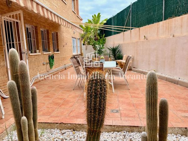 Chalet adosado en camino del Faro