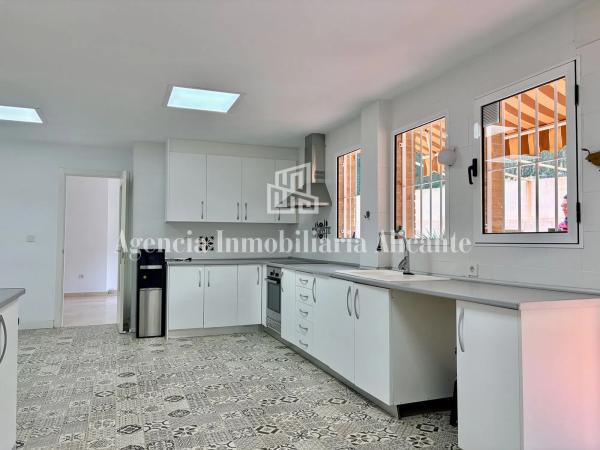 Chalet adosado en camino del Faro