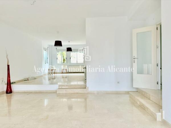 Chalet adosado en camino del Faro