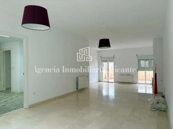 Chalet adosado en camino del Faro