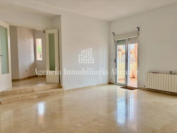 Chalet adosado en camino del Faro