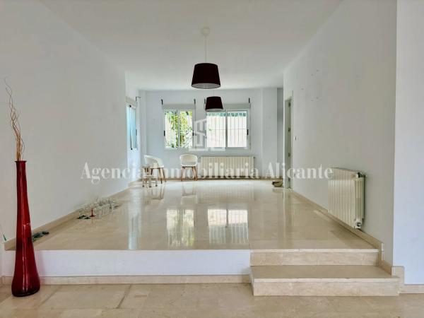 Chalet adosado en camino del Faro