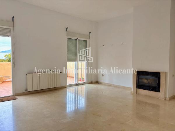 Chalet adosado en camino del Faro