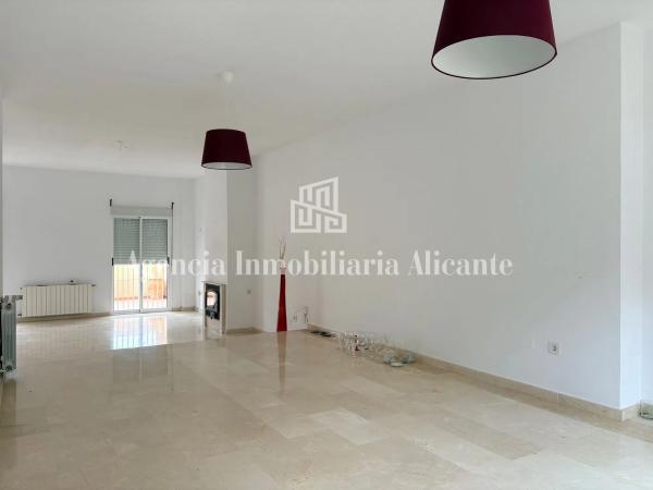 Chalet adosado en camino del Faro