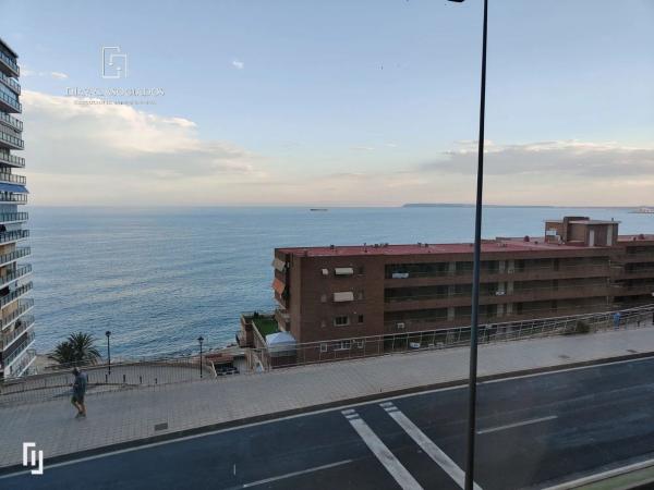 Piso en avenida de Villajoyosa, 97