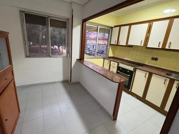 Piso en calle Maestro Luis Torregrosa, 2