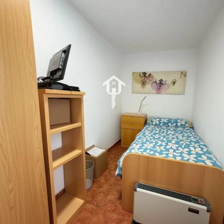 Piso en CL Pintor Pedro Camacho