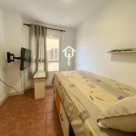 Piso en CL Pintor Pedro Camacho