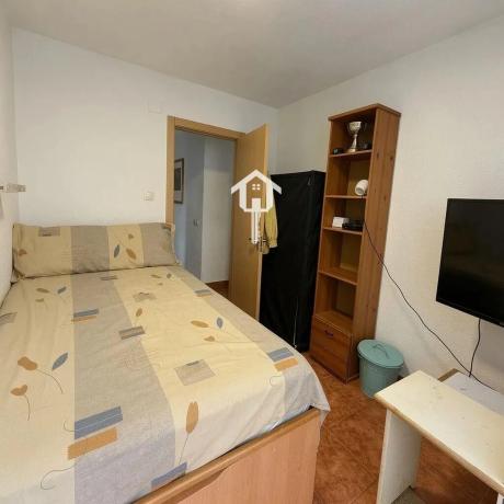 Piso en CL Pintor Pedro Camacho