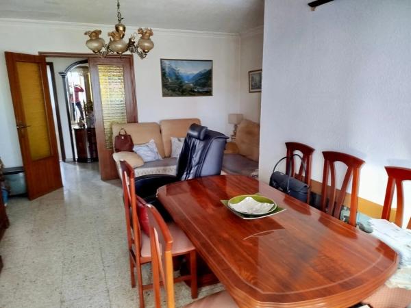 Piso en CL Poeta Salvador Selles