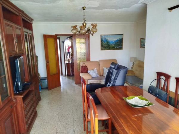 Piso en CL Poeta Salvador Selles