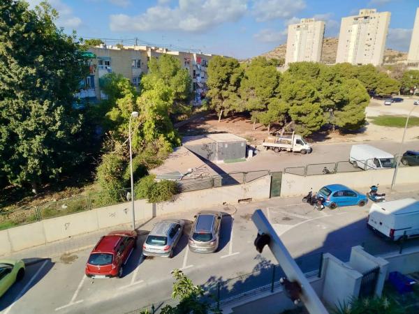 Piso en CL Poeta Salvador Selles