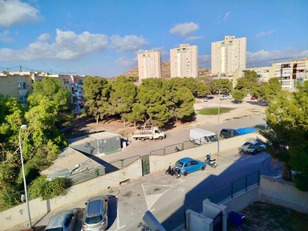 Piso en CL Poeta Salvador Selles