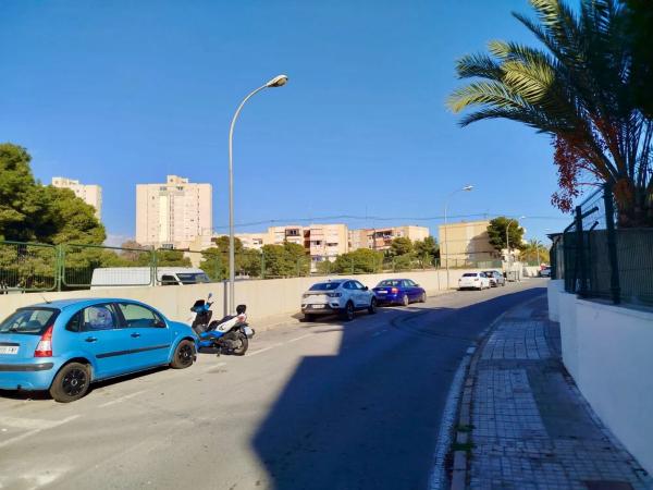 Piso en CL Poeta Salvador Selles