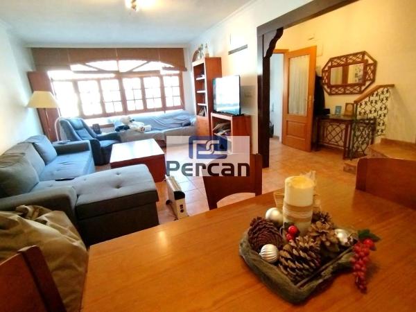 Casa independiente en calle Serra de Mariola