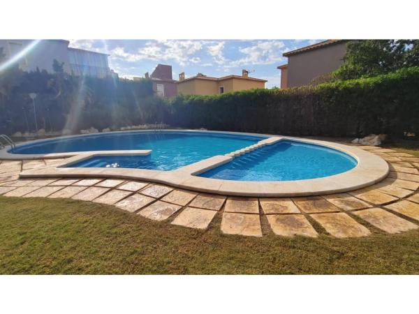 Casa independiente en calle del Ressol