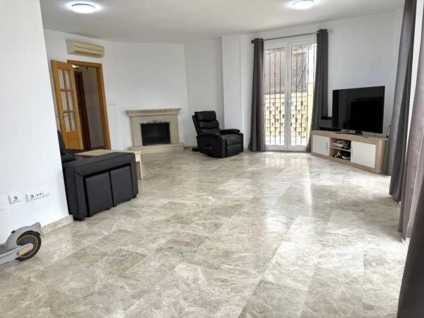 Casa independiente en calle del Ressol