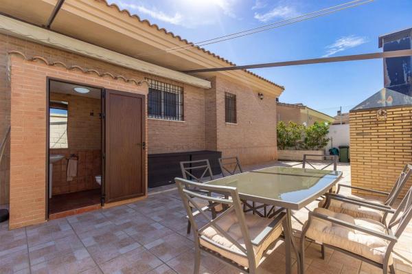 Casa independiente en calle Unicornio