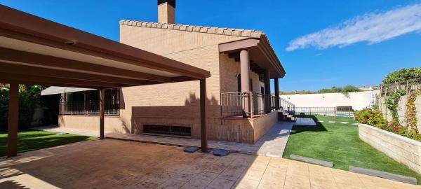 Casa independiente en calle Unicornio