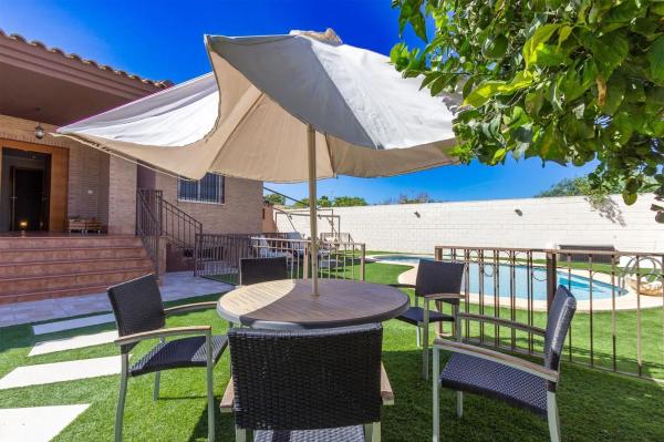 Casa independiente en calle Unicornio