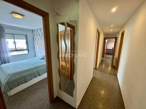 Piso en travesía dels Quatre Camins