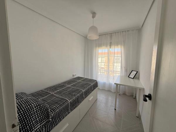 Piso en calle Beniarrés, 4