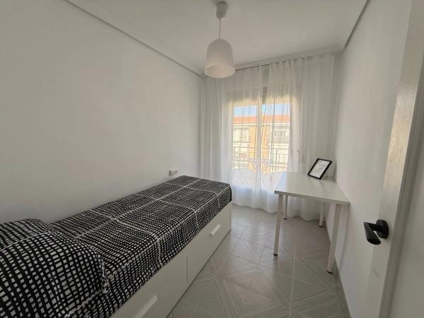 Piso en calle Beniarrés, 4