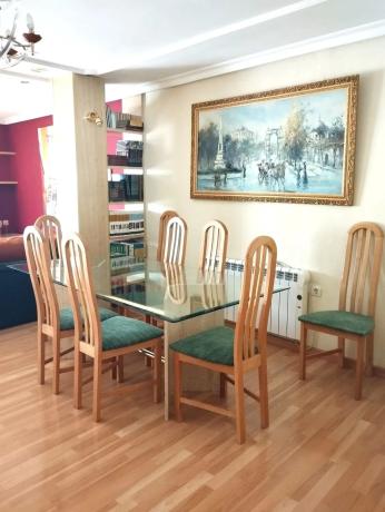 Piso en avenida de Juan Carlos I