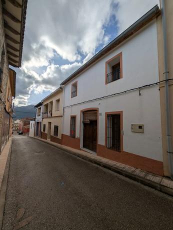 Casa de pueblo en calle del Calvari, 11