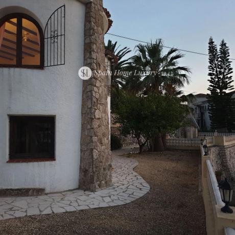 Casa independiente en calle el Colom