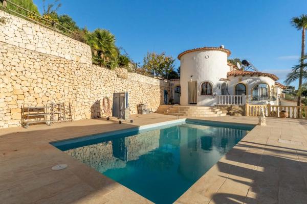 Chalet en Cala Advocat - Baladrar