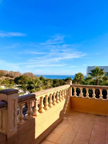 Casa independiente en avenida de la Marina