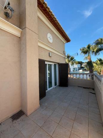 Casa independiente en avenida de la Marina