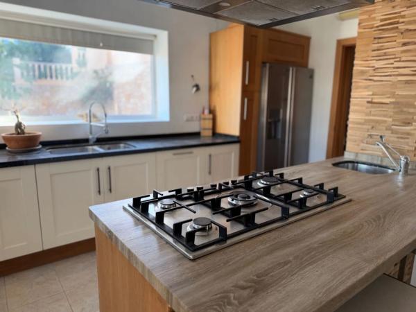 Casa independiente en avenida de la Marina