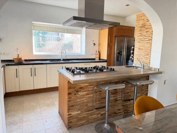 Casa independiente en avenida de la Marina