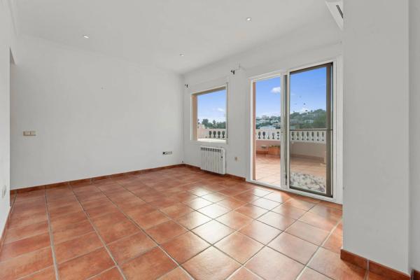 Ático en avenida de la Marina