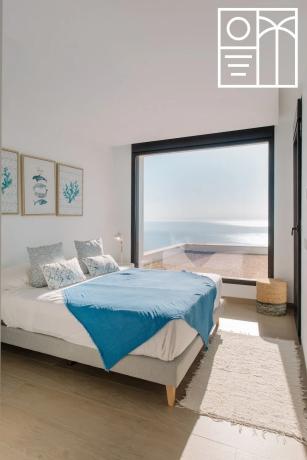 Casa independiente en calle Lirios, 129