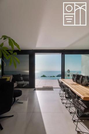 Casa independiente en calle Lirios, 129