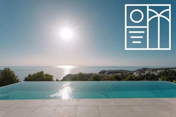 Casa independiente en calle Lirios, 129