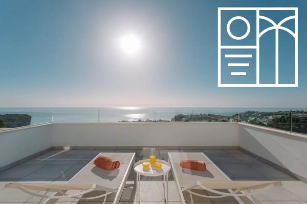 Casa independiente en calle Lirios, 129