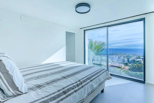 Chalet adosado en Urbanización Cumbre del Sol