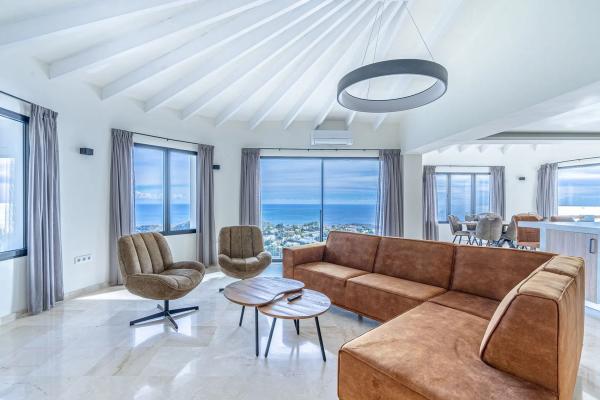 Chalet adosado en Urbanización Cumbre del Sol