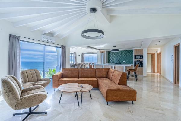 Chalet adosado en Urbanización Cumbre del Sol